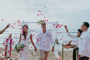 Bali beach wedding by Bali Moon Wedding